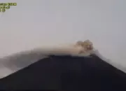 Gunung Semeru Erupsi Pagi Ini, Kolom Abu 300 Meter Mengarah ke Timur Laut 11 Gunung Semeru Erupsi Pagi Hari, Kolom Abu Capai 300 Meter