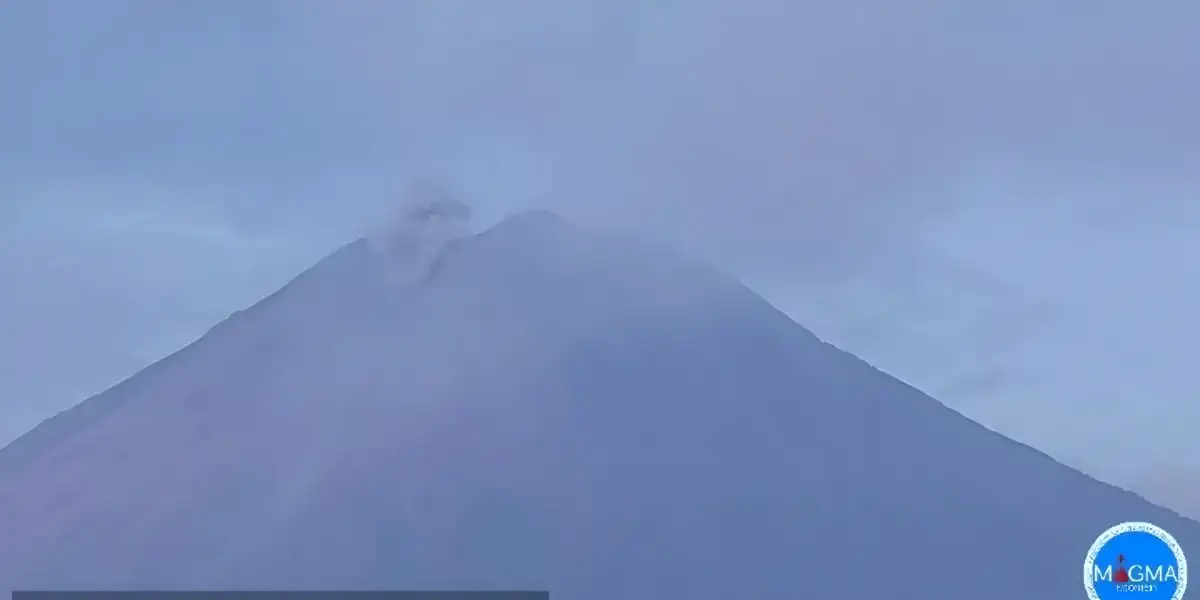 Gunung Semeru Erupsi Pagi Ini, Kolom Abu Menjulang 500 Meter
