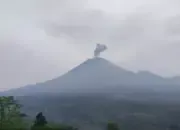 Gunung Semeru Kembali Erupsi, Abu Vulkanik Capai 900 Meter, Radius 5 Km Harus Kosong