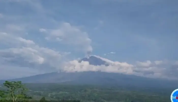Erupsi Gunung Semeru 18 Februari 2026 Pagi Ini, Kolom Abu Capai 800 Meter ke Arah Timur Laut