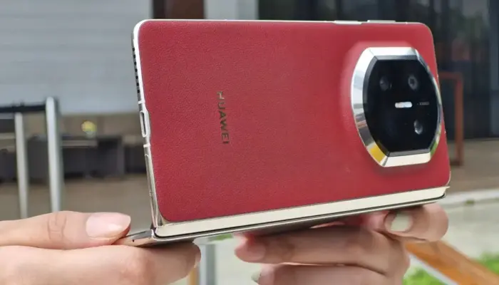 Huawei Mate X7 Resmi Diperlihatkan di Jakarta: Smartphone dan Tablet dalam Satu Bodi