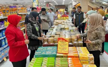Jelang Idulfitri 2026, Pemprov Lampung Perketat Pengawasan Pangan dan Jaga Stabilitas Harga 5 Jelang Lebaran, Sidak Pangan Pemprov Lampung Ungkap Produk Cacat di Supermarket