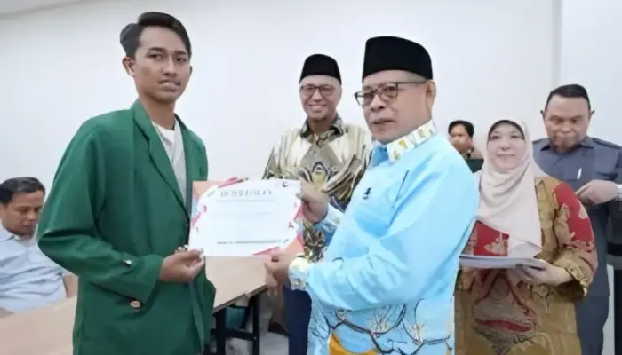 38 Mahasiswa UIN RIL Terima Bantuan Pendidikan dari Anggota DPD RI Drs. Ahmad Bastian SY