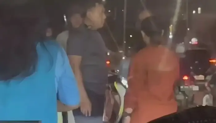 Serempetan Mobil di Jalan Urip Sumoharjo Makassar Berujung Dugaan Penganiayaan, Pelaku Kabur