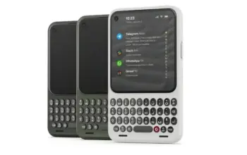 Rindu BlackBerry? Clicks Communicator Perkenalkan HP Android dengan Keyboard Fisik