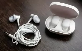 Tren Berubah, Earphone Kabel Kembali Populer di Kalangan Pengguna