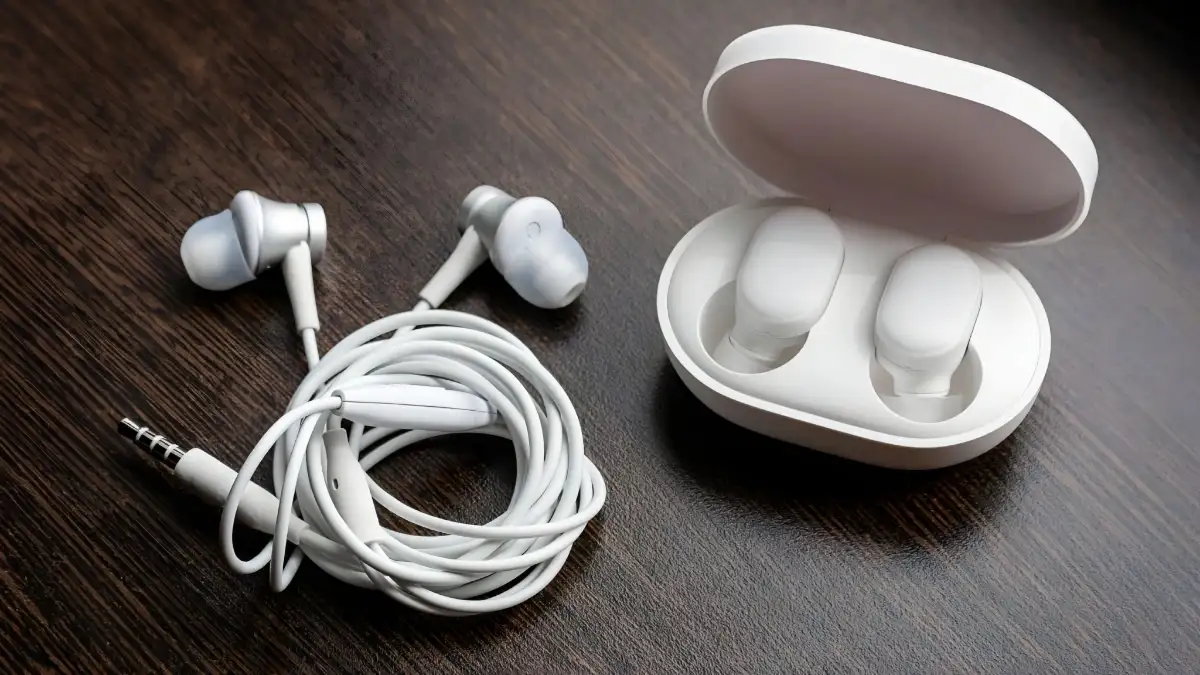 Tren Berubah, Earphone Kabel Kembali Populer di Kalangan Pengguna