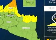 Waspada Cuaca Ekstrem Siang Ini, Hujan Lebat Berpetir Berpotensi Guyur DIY 10 Waspada Cuaca! Hujan Lebat Berpetir Berpotensi Landa DIY Siang Ini