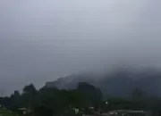 Aktivitas Gunung Merapi Meningkat, Guguran Lava Capai 1,9 Km dan Aktivitas Gempa Masih Tinggi 15 Waspada Merapi! Guguran Lava Luncur Hingga 1,9 Km, Warga Diminta Menjauh