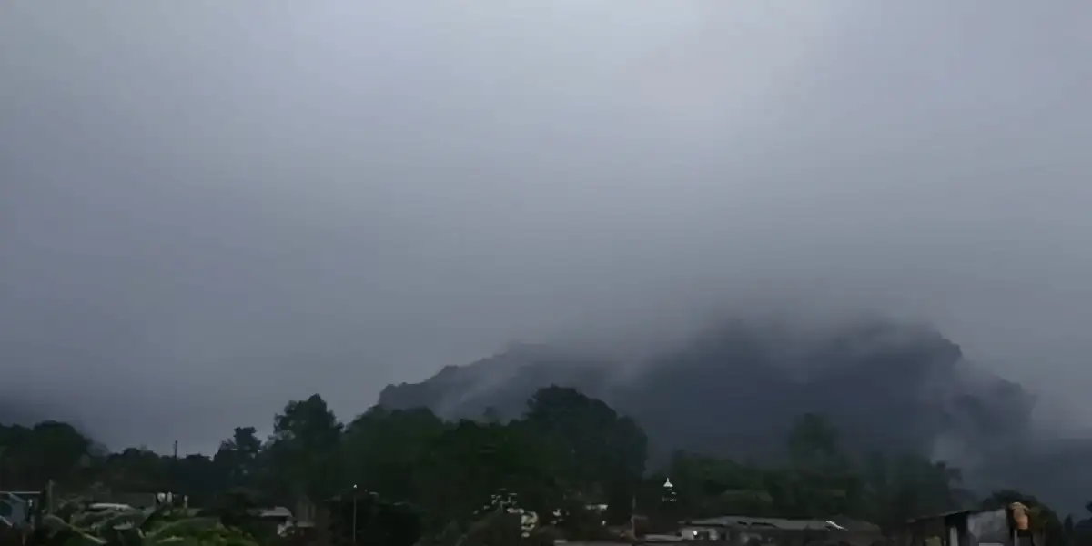 Waspada Merapi! Guguran Lava Luncur Hingga 1,9 Km, Warga Diminta Menjauh