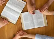 Membaca Alkitab Setiap Hari: Membentuk Hidup yang Berkenan kepada Tuhan 16 15 Ayat Inspiratif dari Kitab Yakobus untuk Renungan Sehari hari