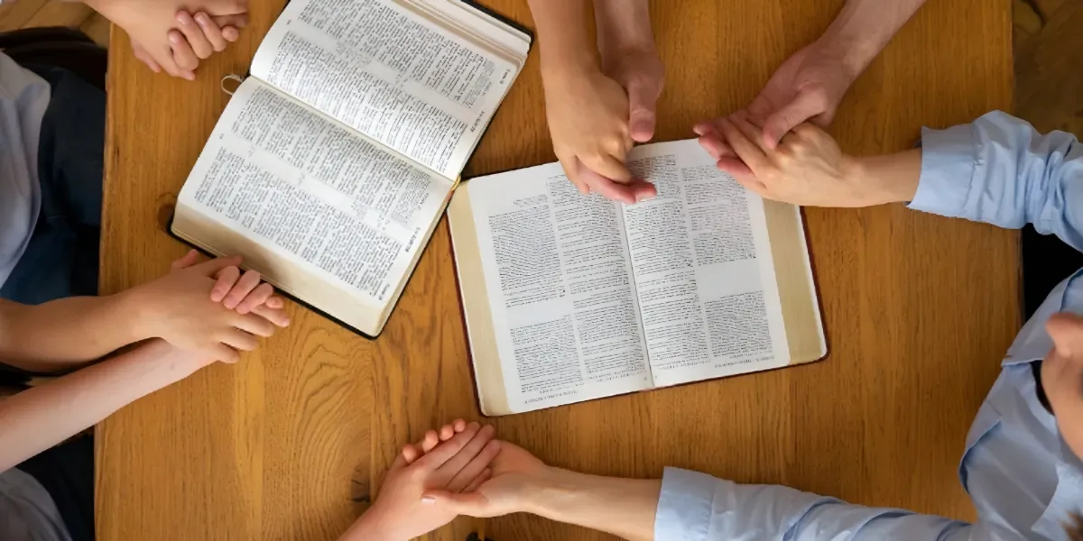 15 Ayat Pilihan Kitab Lukas yang Menunjukkan Pertolongan Tuhan Yesus