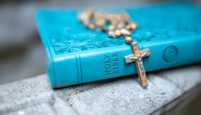 15 Ayat Kitab 1 Tesalonika tentang Iman, Kasih, dan Berkat Kelimpahan