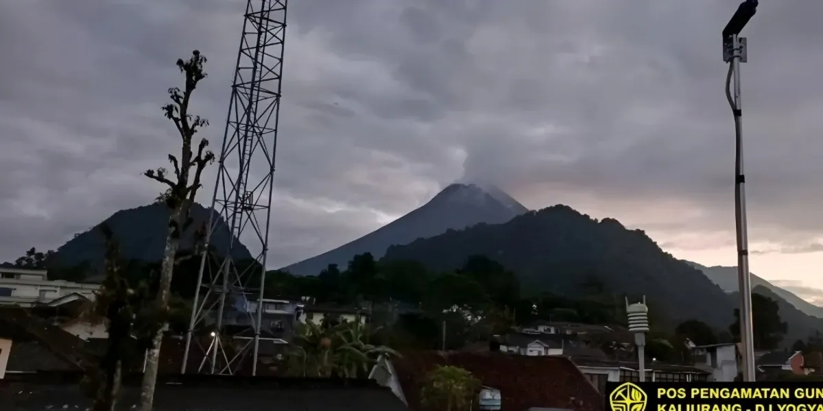 8 Kali Guguran Lava Terpantau di Gunung Merapi Hari Ini Warga Tetap Siaga