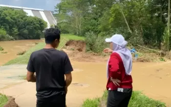 Akibat Tanggul Jebol di Kertosari, Anggota DPRD Lampung Lesty Ultimatum BBWS untuk Segera Bertindak