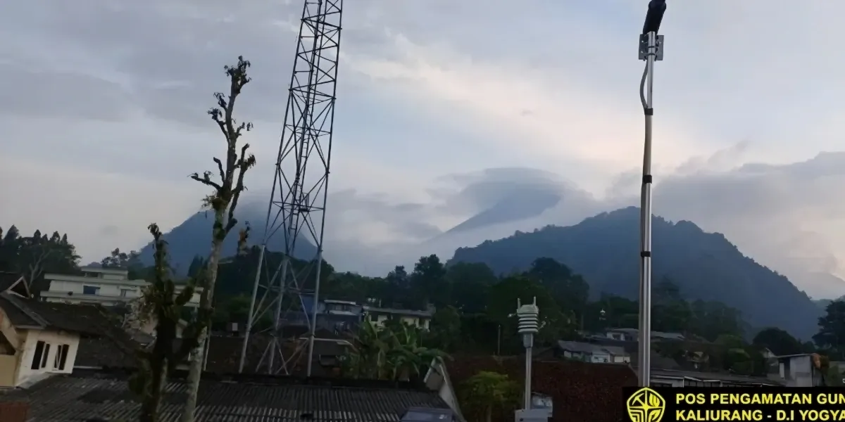 Aktivitas Gunung Merapi Meningkat Terjadi 46 Kali Gempa Guguran dan Lava Mengalir 16 Km