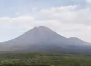 Aktivitas Gunung Semeru Masih Tinggi, 19 Kali Erupsi Tercatat Hari Ini 9 Aktivitas Gunung Semeru Masih Tinggi, 19 Kali Erupsi Tercatat Hari Ini