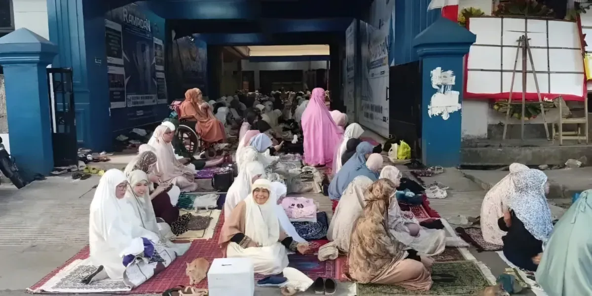 Antusias Warga Muhammadiyah Kota Tangerang Padati Salat Ied di UMT