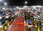 Dirut ASDP Pantau Puncak Arus Mudik di Pelabuhan Merak, Lebih dari 593 Ribu Penumpang Diberangkatkan