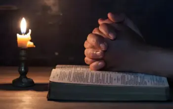 15 Ayat Emas dari Kitab 1 Petrus untuk Dihafal dan Dijadikan Pedoman Hidup 9 Ayat Ayat Pilihan dari Kitab 1 Petrus Mengenai Kasih Yesus yang Menyelamatkan dari Dosa