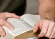 Jadilah Kuat oleh Kasih Karunia dalam Kristus Yesus: Ayat Emas dari 2 Timotius