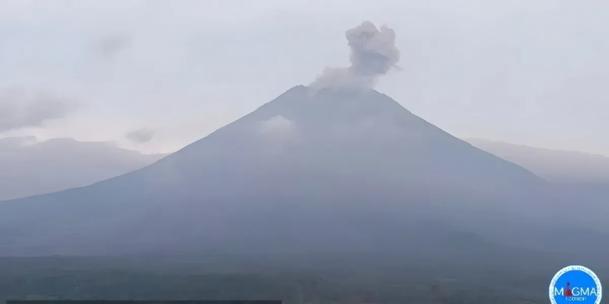 BREAKING NEWS! Gunung Semeru Meletus 26 Maret 2026, Abu Vulkanik Tembus 500 Meter, Warga Diimbau Menjauh
