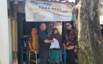 BRI Jakarta Kalimalang dan Agen BRILink Toko Danu Berbagi Sembako untuk Warga Duren Sawit