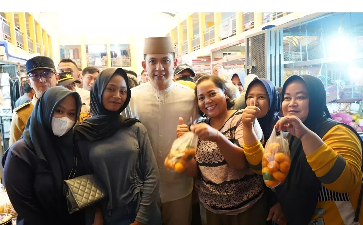 Bupati Lampung Selatan Sidak Pasar Natar Pastikan Harga dan Stok Sembako Aman Jelang Lebaran