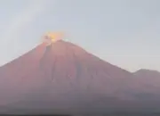Gunung Semeru Kembali Meletus, Kolom Abu Capai 600 Meter Arah Barat
