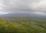 Update Gunung Semeru: 17 Kali Erupsi Terdeteksi, Waspada Awan Panas dan Lahar