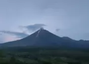 Gunung Semeru Hari Ini Meletus 14 Kali Warga Sekitar Diminta Tetap Waspada