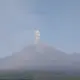 Gunung Semeru Erupsi Pagi Ini: Kolom Abu Capai 1 Km, Warga Diminta Waspada