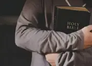 Membaca Alkitab Setiap Hari: Membentuk Hati dan Hidup yang Berkenan kepada Tuhan