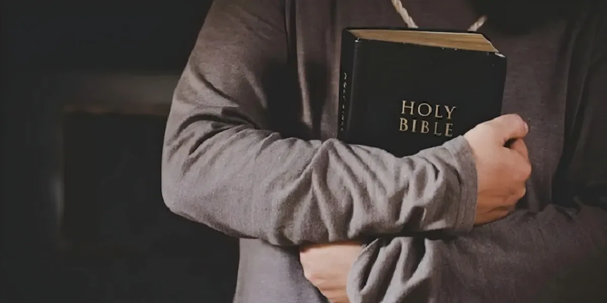 Hidup Kudus dan Benar dengan 15 Ayat Emas dari Kitab Titus