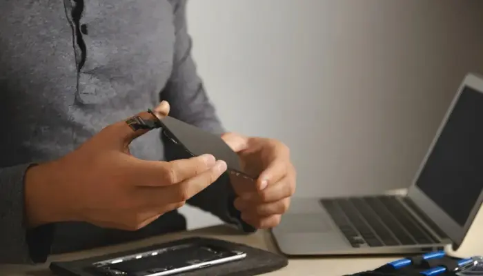 Jangan Charge Sampai 100%! Ini Cara Membatasi Baterai Laptop Agar Tetap Awet