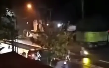 Kendaraan Tabrak Pembatas Jalan di Jalur Gemawang–Banaran, Titik Rawan Kecelakaan Kembali Disorot 3 Kendaraan Tabrak Pembatas Jalan di Gemawang Banaran, Titik Rawan Kecelakaan Kembali Jadi Sorotan