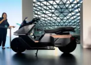 Omo X Motor Listrik Self-Balancing Debut Global di Singapura, Pra-Order Indonesia Dibuka April 10 Motor Listrik Omo X Hadir Perdana di Singapura, Konsumen Indonesia Tunggu April