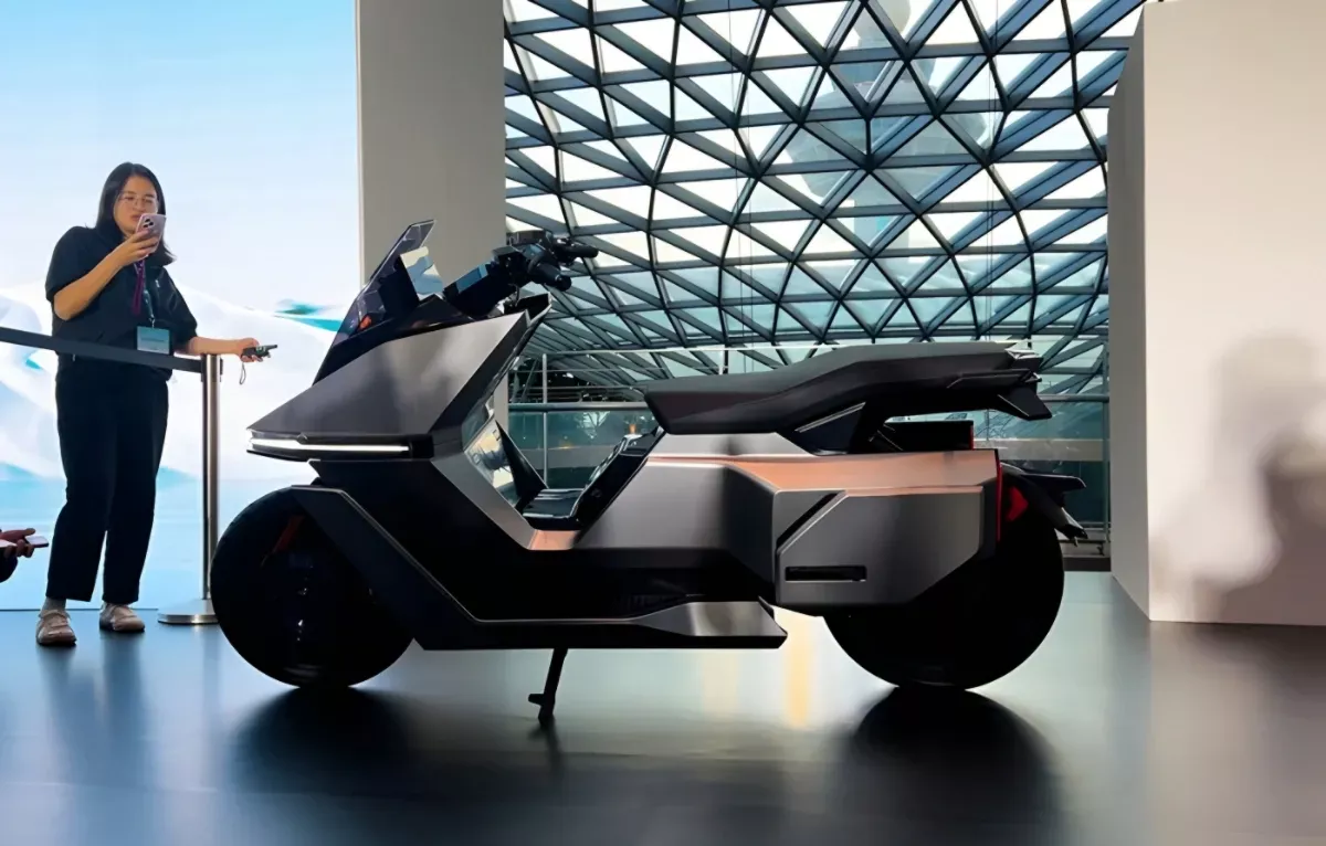 Motor Listrik Omo X Hadir Perdana di Singapura, Konsumen Indonesia Tunggu April