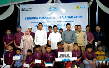PLN UP3 Metro Berbagi Kebahagiaan Ramadan melalui Buka Puasa Bersama dan Santunan Anak Yatim