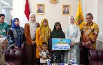 Pemprov Lampung Serahkan Bantuan untuk Keluarga Korban Kebakaran di Gedung Terra Drone Jakarta