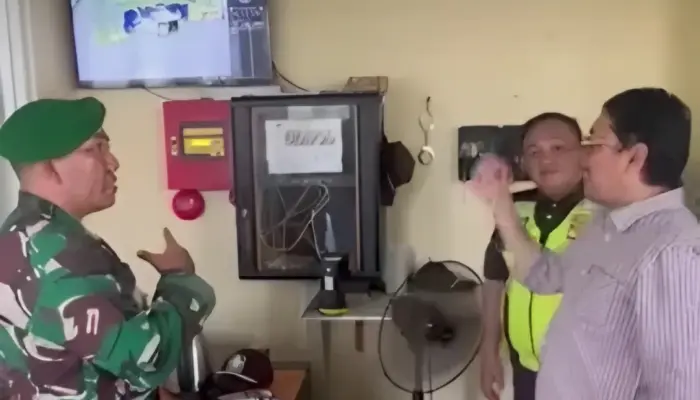 Salut! Petugas Tol Bakter Kembalikan Tas Berisi Rp7,7 Juta dan 20 Ribu Dolar