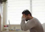 6 Tanda Overthinking yang Mulai Merusak Kesehatan Mental