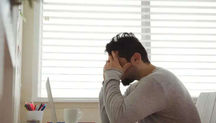 6 Tanda Overthinking yang Mulai Merusak Kesehatan Mental