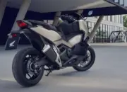 Honda Forza 750: Skutik Bertenaga Besar yang Tetap Irit dan Nyaman Touring 9 Tenaga Gahar, Konsumsi BBM Tetap Hemat? Simak Honda Forza 750