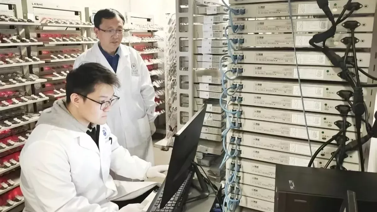 Terobosan! Ilmuwan China Ciptakan Baterai Mobil Listrik dari Plastik Setara Lithium-Ion