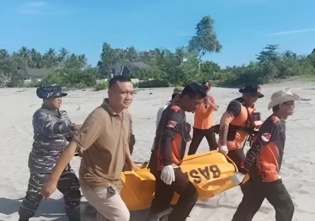 Terseret Ombak Saat Berenang Remaja Asal Lampung Ditemukan Meninggal di Pantai Mandiri