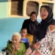 Wali Kota Bandar Lampung Eva Dwiana Salurkan Bantuan Kursi Roda kepada Warga