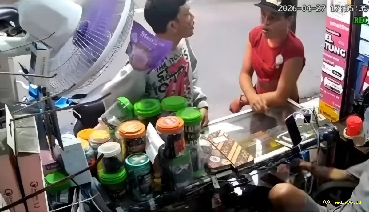Aksi Tegas Pemilik Toko di Jakarta Hadapi Gerombolan Diduga Pelaku Pencurian Ponsel