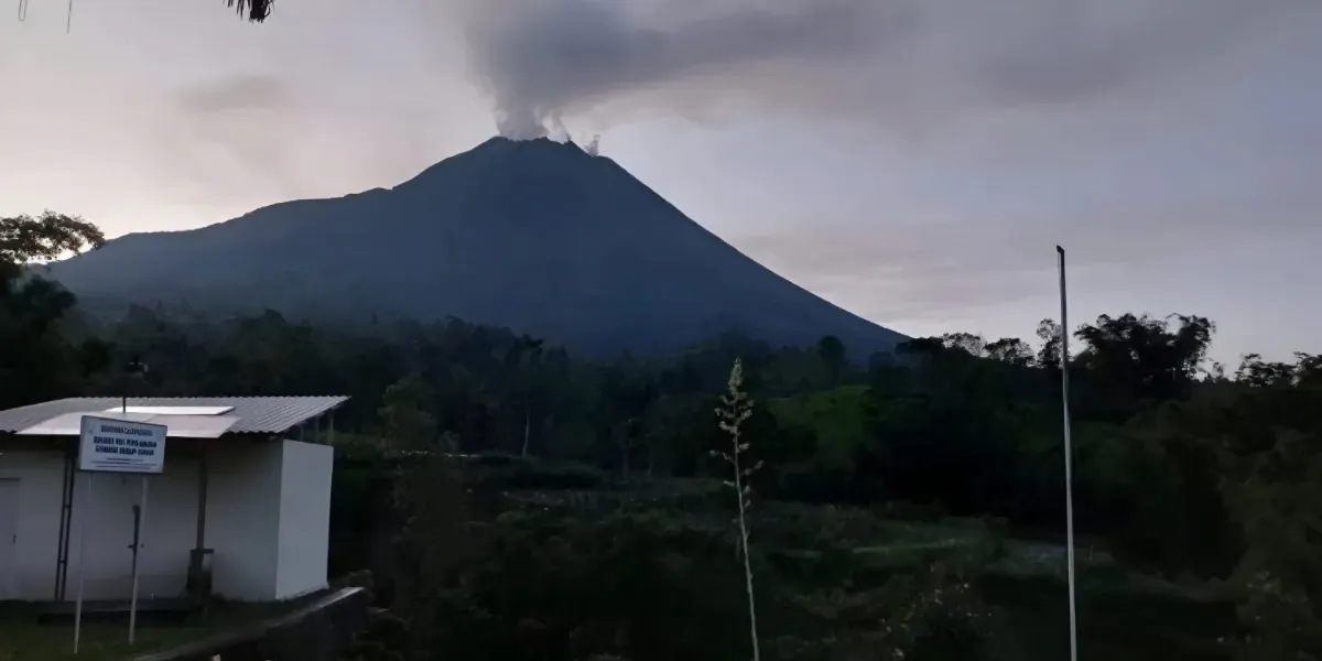 Aktivitas Gunung Merapi Meningkat 10 Guguran Lava Terjadi Warga Diminta Waspada