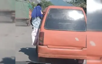 Angkot Bukan Bus Sekolah: Anak-anak Terpaksa Berisiko di Transportasi Jalanan Kota